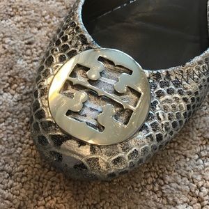 Tory Burch Reva Snakeskin Flats sz 7.5